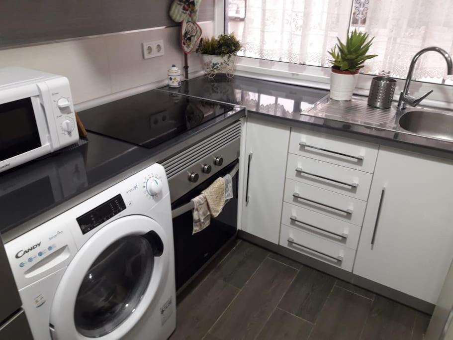 Piso Reformado 3 Habitaciones Sevilla Eksteriør billede